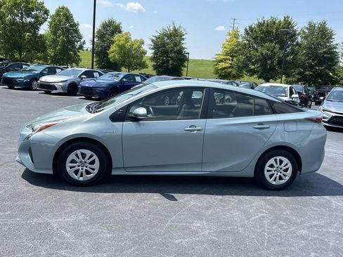 Used 2016 Toyota Prius Two FWD image 7