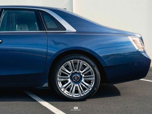 Used 2023 Rolls-Royce Ghost w/ Ghost Package image 4