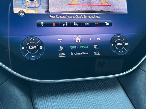 Certified 2022 Mercedes-Benz EQS 580 4MATIC Sedan w/ Pinnacle Trim Package image 20