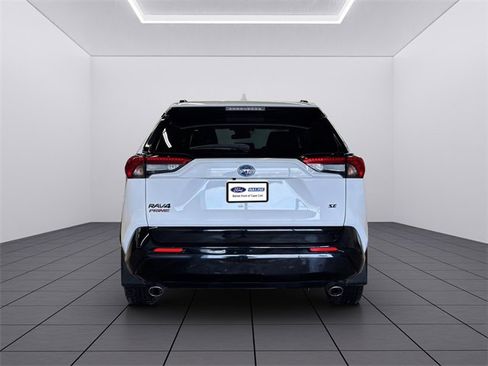 Used 2021 Toyota RAV4 SE image 5