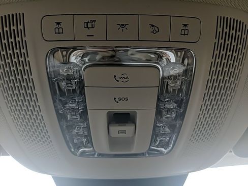 Used 2022 Mercedes-Benz GLS 450 4MATIC image 33