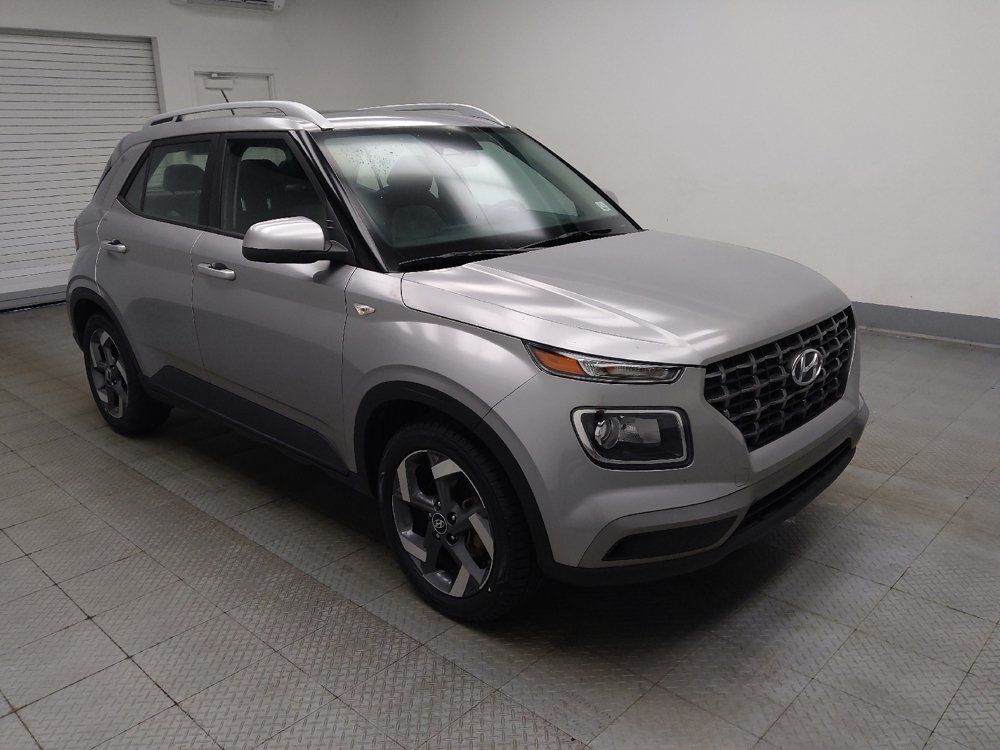 Used 2023 Hyundai Venue SEL FWD image 11