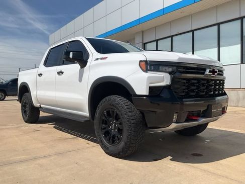 Used 2023 Chevrolet Silverado 1500 ZR2 w/ Technology Package AWD/4WD image 30