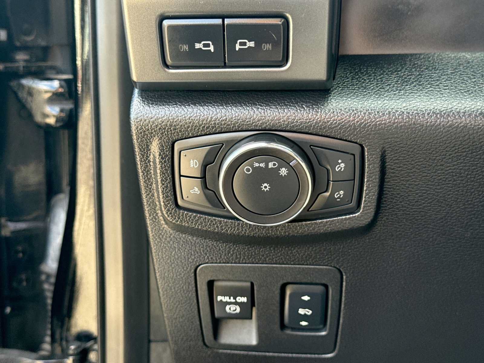 Used 2018 Ford F150 Lariat w/ Equipment Group 502A Luxury AWD/4WD image 25