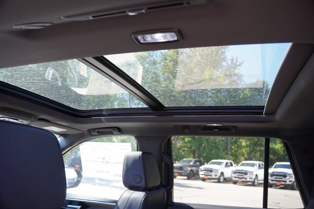 New 2026 Chevrolet Tahoe High Country AWD/4WD image 14