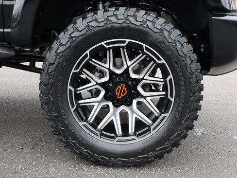 New 2026 Ford F250 Lariat w/ Black Appearance Package image 12