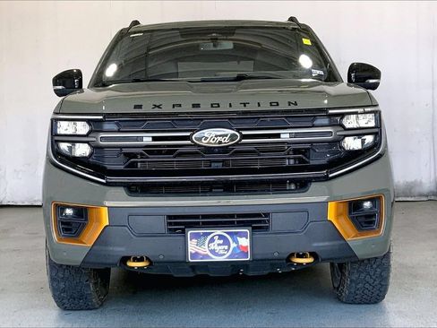 Used 2025 Ford Expedition Tremor AWD/4WD image 3