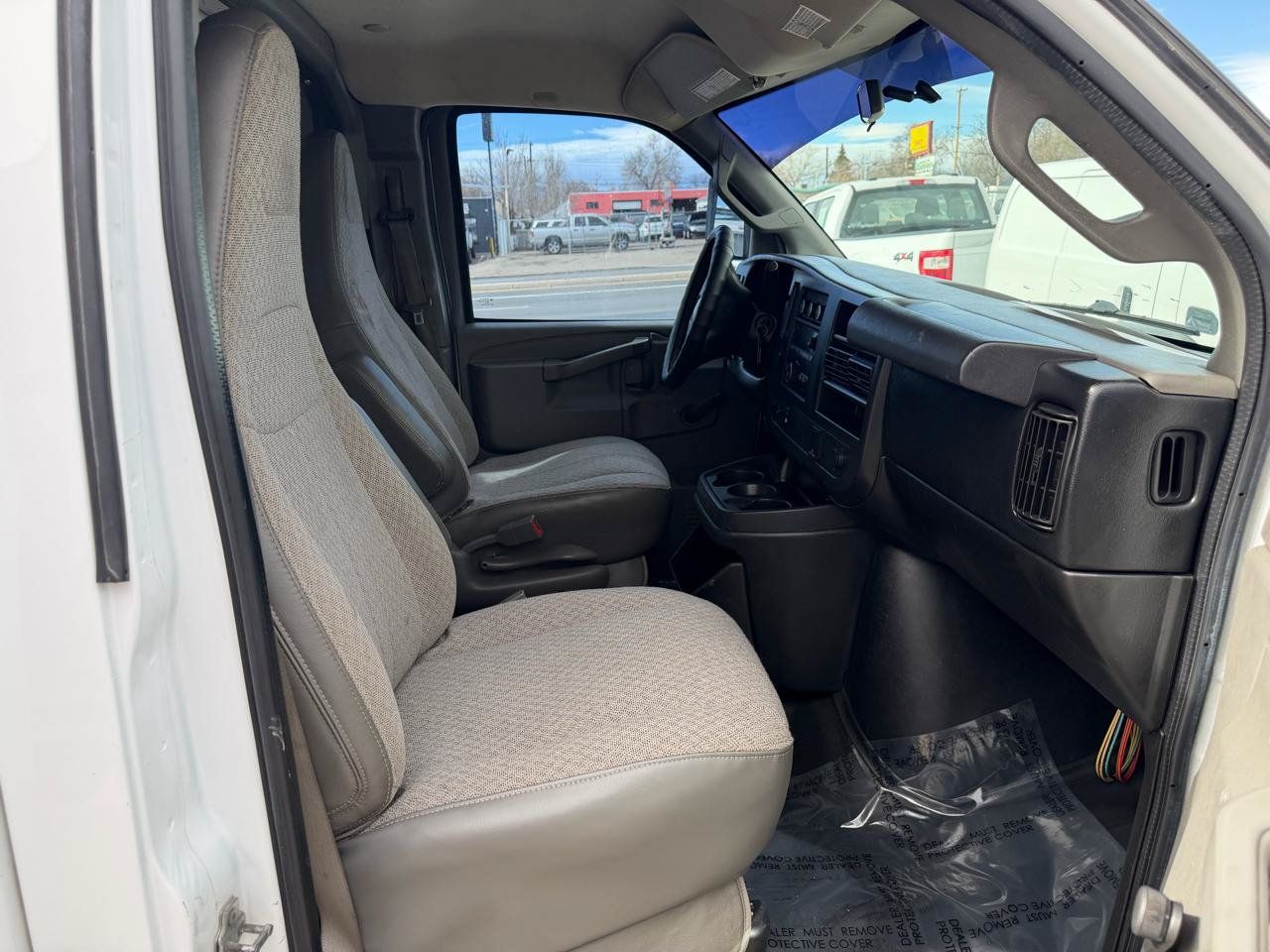 Used 2016 Chevrolet Express 3500 RWD image 28