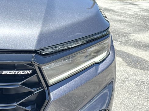 Certified 2025 Honda Pilot Black Edition image 14