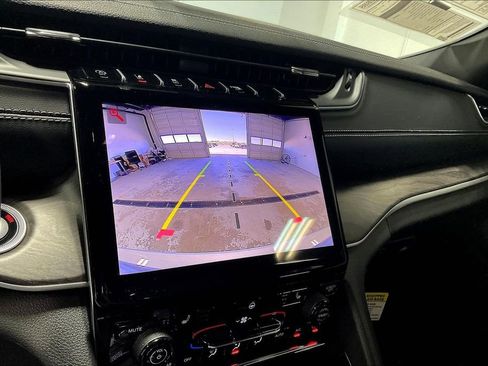 New 2025 Jeep Grand Cherokee Limited image 24