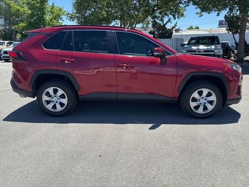 Used 2021 Toyota RAV4 LE AWD/4WD image 7