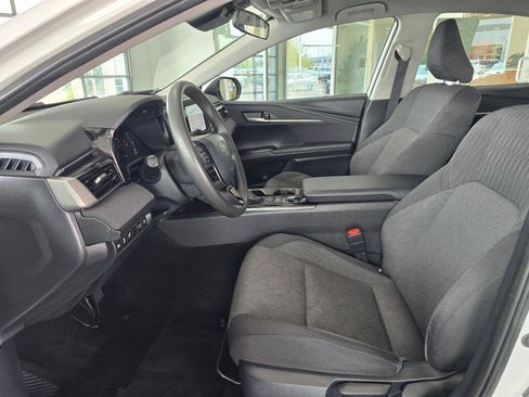 Used 2025 Toyota Camry LE FWD image 18