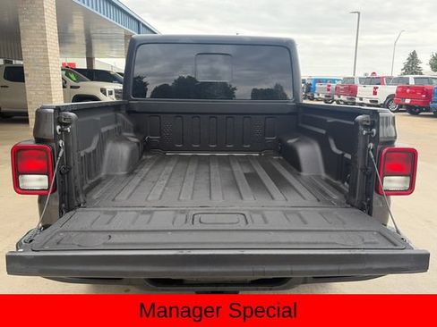 Used 2021 Jeep Gladiator Sport AWD/4WD image 12