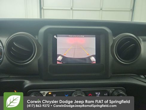 Used 2022 Jeep Gladiator Sport image 24