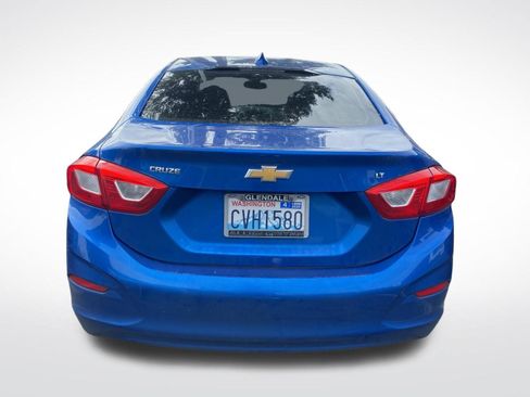 Used 2017 Chevrolet Cruze LT w/ Convenience Package image 5