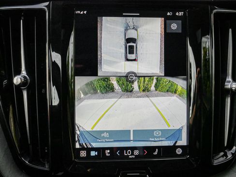 Used 2025 Volvo XC60 B5 Plus w/ Climate Package image 24