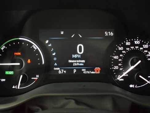 Used 2025 Toyota Sienna XLE w/ XLE Plus Package AWD/4WD image 19