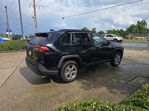 Used 2024 Toyota RAV4 LE AWD/4WD image 15