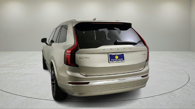 New 2026 Volvo XC90 T8 Plus w/ Protection Package Premier AWD/4WD image 5