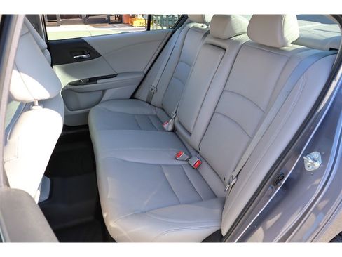 Used 2016 Honda Accord Touring image 12