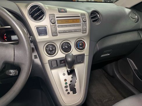 Used 2010 Toyota Matrix image 16