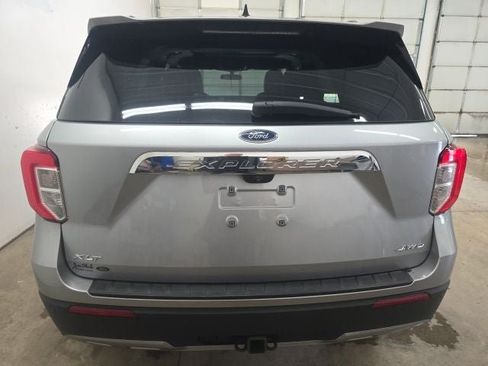 Used 2023 Ford Explorer XLT w/ Equipment Group 202A AWD/4WD image 11