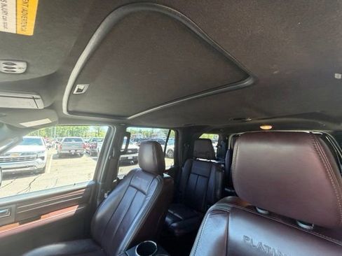 Used 2016 Ford Expedition Platinum AWD/4WD image 18