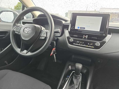 Used 2024 Toyota Corolla LE FWD image 11