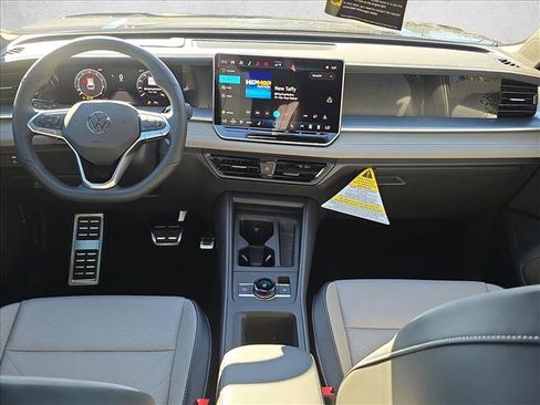 New 2026 Volkswagen Tiguan SE R-Line image 18
