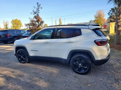 Used 2020 Jeep Compass Latitude image 4