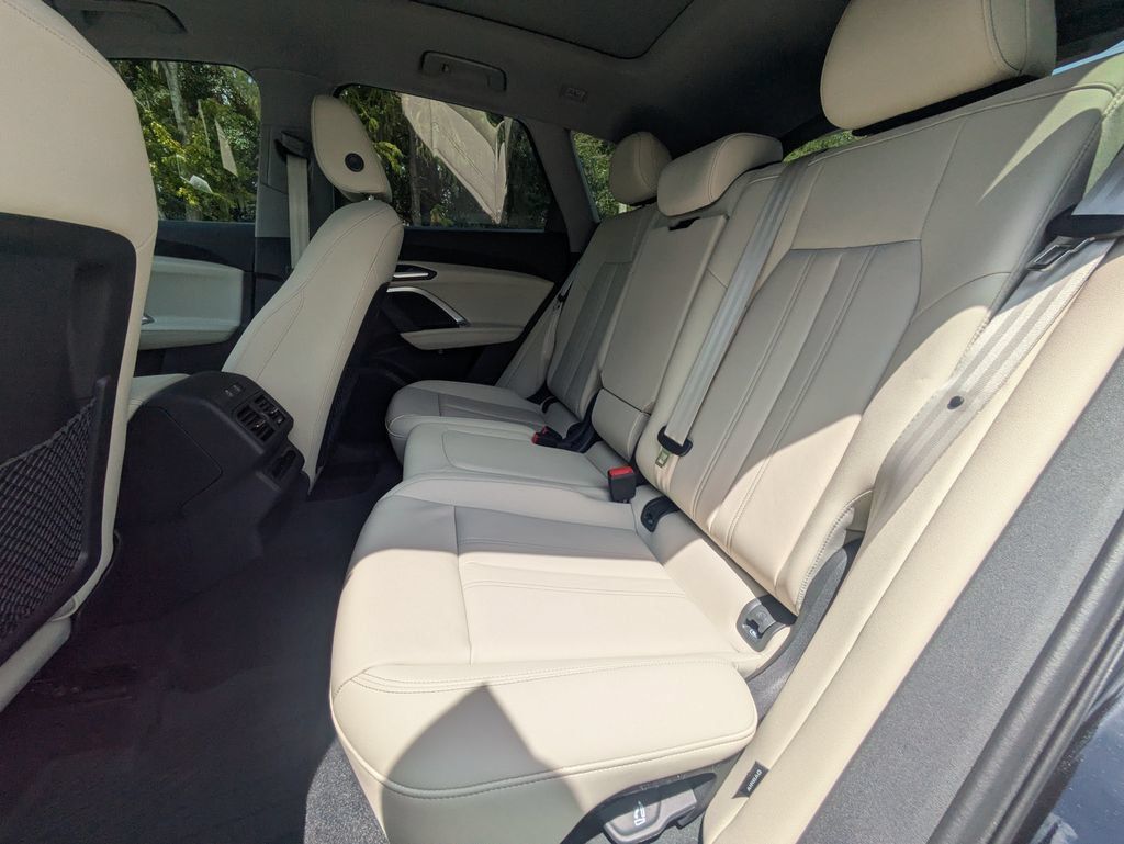 Used 2025 Audi Q5 Premium Plus w/ Premium Plus AWD/4WD image 25