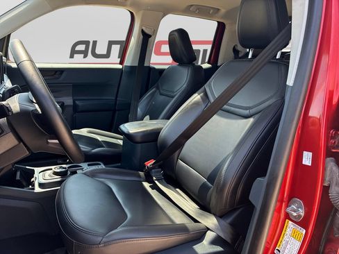 Used 2024 Ford Maverick Lariat w/ Black Appearance Package FWD image 11
