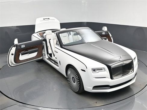 Used 2016 Rolls-Royce Dawn image 74