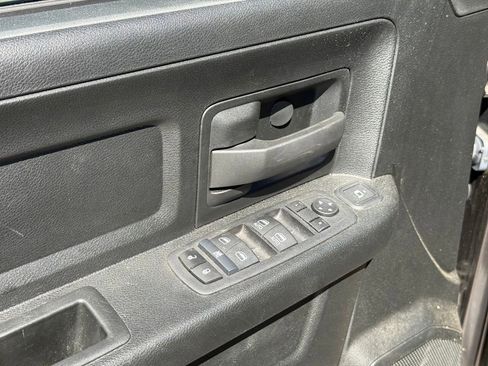 Used 2024 RAM 2500 Tradesman w/ Chrome Appearance Group AWD/4WD image 12
