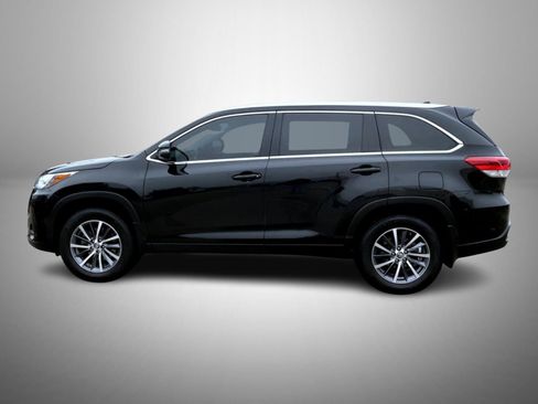 Used 2019 Toyota Highlander XLE image 8