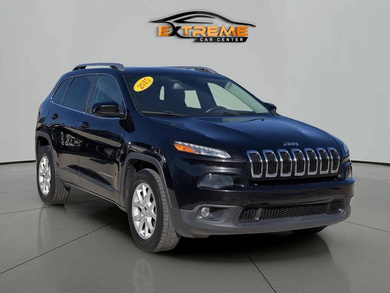 Used 2015 Jeep Cherokee Latitude w/ Cold Weather Group AWD/4WD image 8