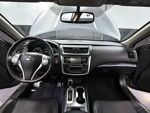 Used 2016 Nissan Altima 2.5 SL w/ Moonroof Package image 21