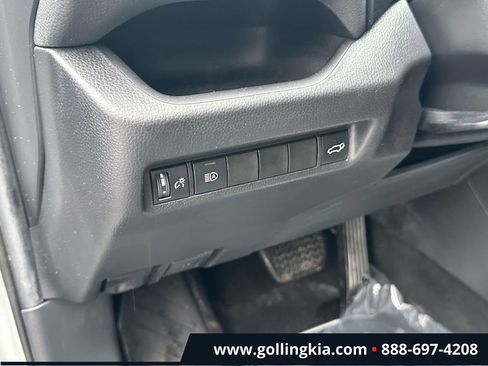 Used 2020 Toyota RAV4 XLE w/ Convenience Package AWD/4WD image 19