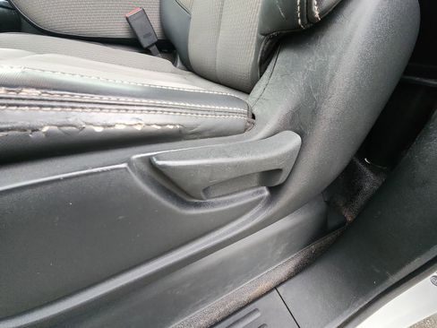 Used 2017 Nissan Titan S image 14