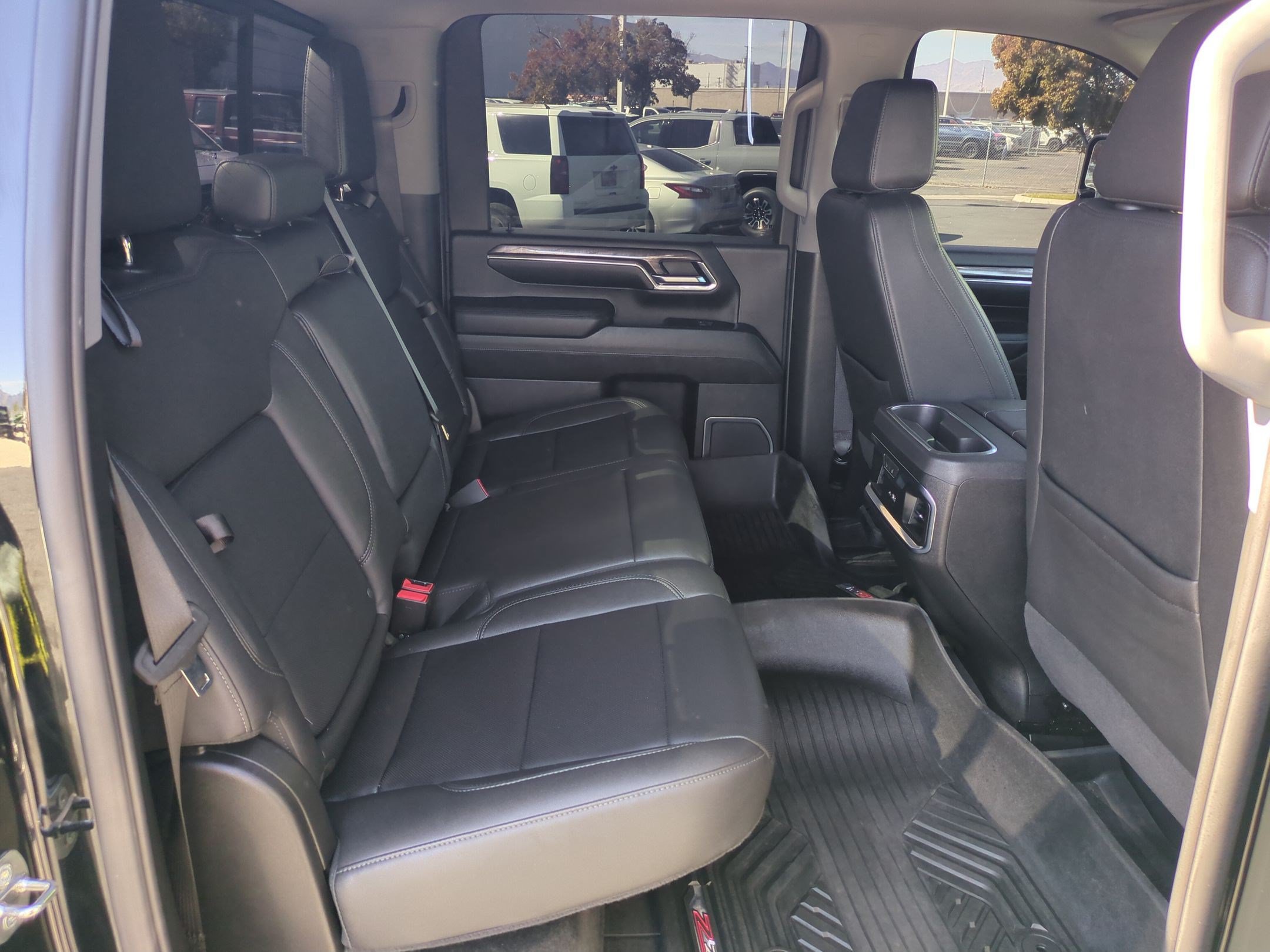 Used 2024 Chevrolet Silverado 3500 LTZ w/ LTZ Plus Package AWD/4WD image 29