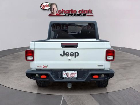 Used 2023 Jeep Gladiator Overland AWD/4WD image 4