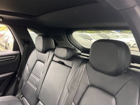 Used 2019 Porsche Cayenne w/ Premium Plus Package AWD/4WD image 21
