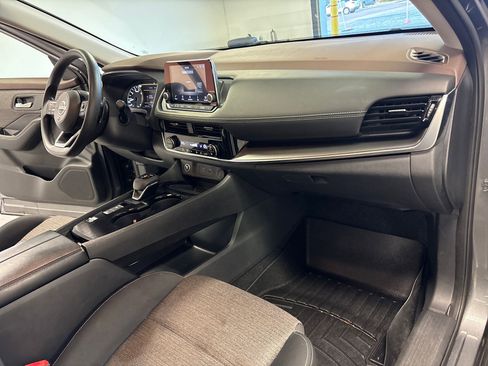 Used 2022 Nissan Rogue SV image 37