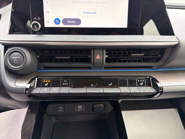 Certified 2025 Toyota Prius XLE AWD/4WD image 28