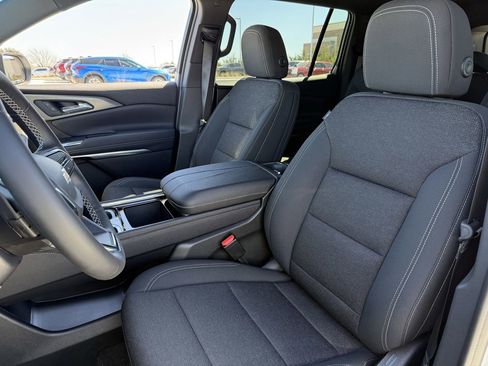 New 2026 Chevrolet Traverse LT w/ Sun and Wheel Package image 18