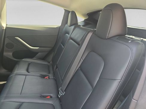 Used 2024 Tesla Model Y Long Range AWD/4WD image 28
