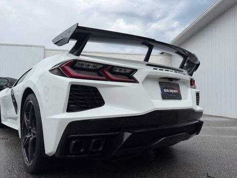 Used 2021 Chevrolet Corvette Stingray Premium Cpe w/ Z51 Performance Package RWD image 18
