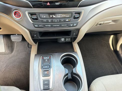 Used 2021 Honda Pilot EX image 24