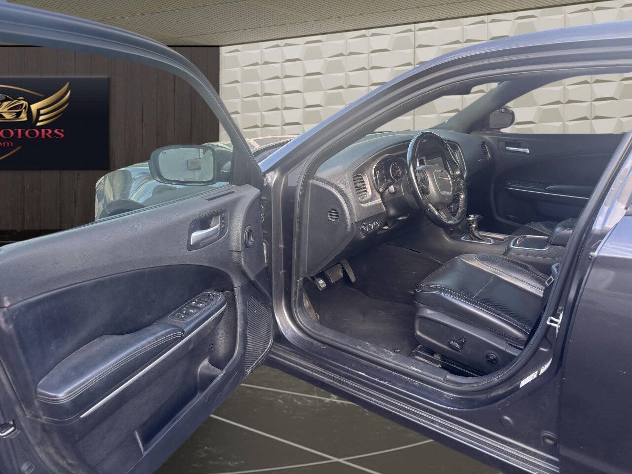 Used 2021 Dodge Charger SXT w/ Leather Interior Group RWD image 9