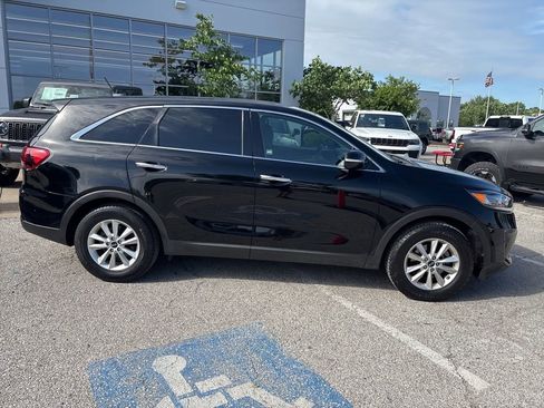 Used 2020 Kia Sorento LX FWD image 30